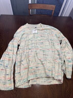 Woman’s American Eagle Cream Multicolor Cable Knit Sweater